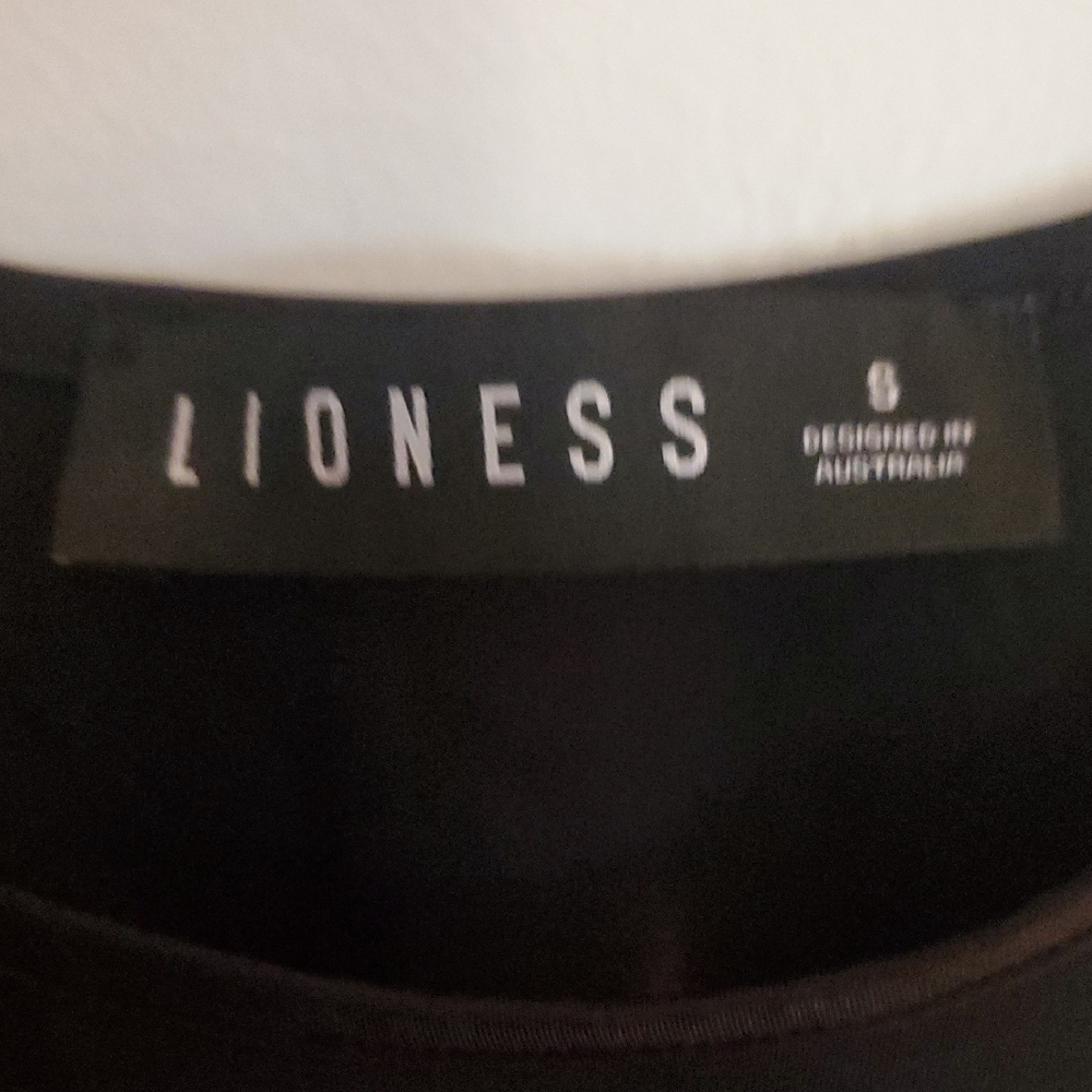 Lioness Designer Brand Black Ruched Tank Top With Ribbon Ties In Front And Back - Picture 2 of 8